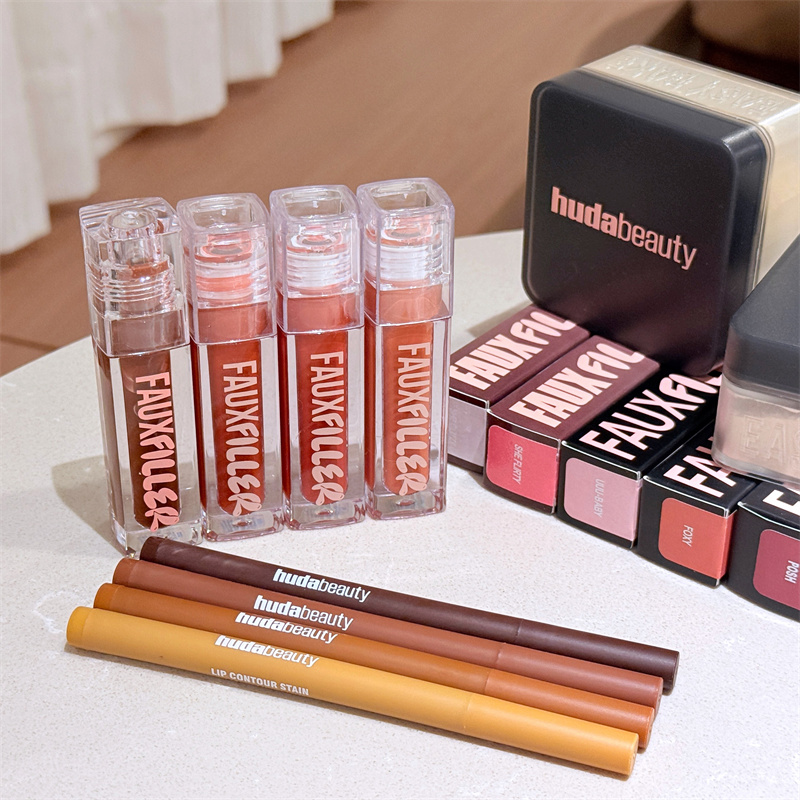 Huda Beauty Makeup Bag - HudaBeauty Faux Filler Gloss Labial Brilhante